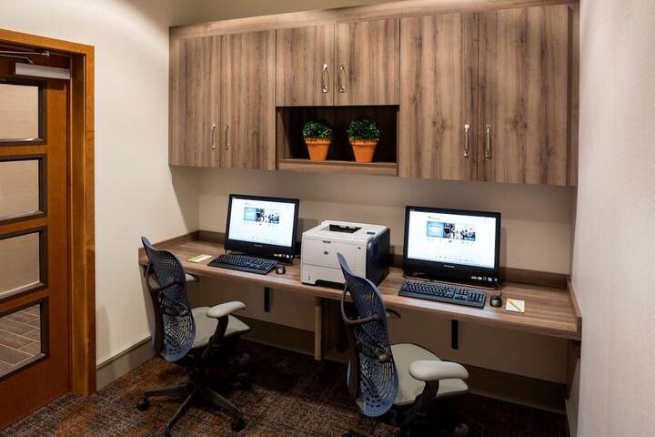 Business Center 60 of 60