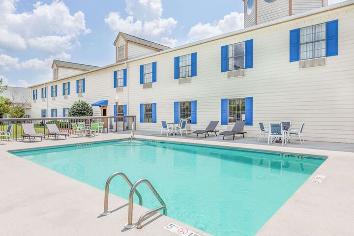 Days Inn by Wyndham Shallotte