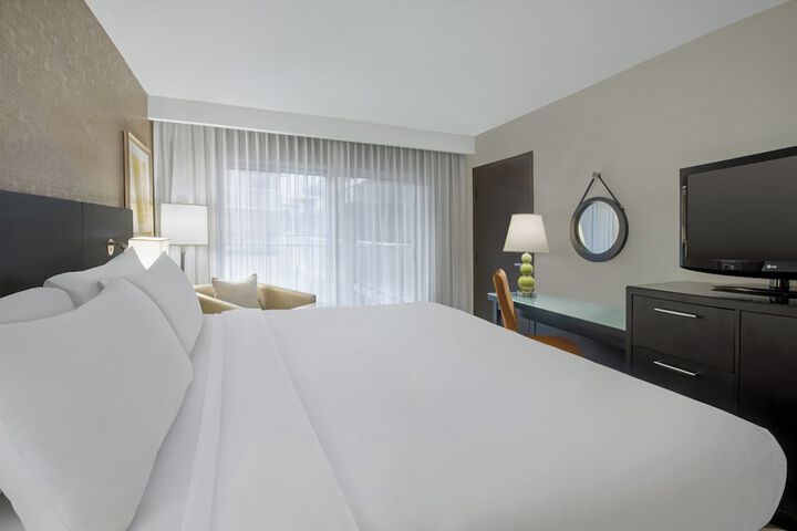 Crowne Plaza Kitchener-Waterloo by IHG