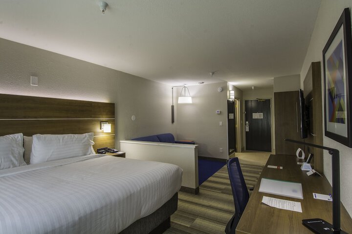 Room 14 of 38