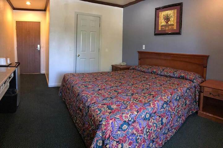 Room 27 of 46