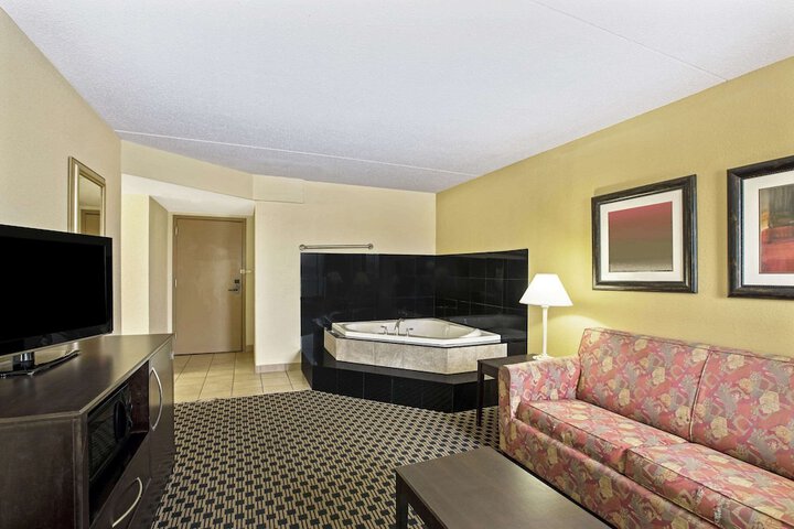 Room 21 of 53