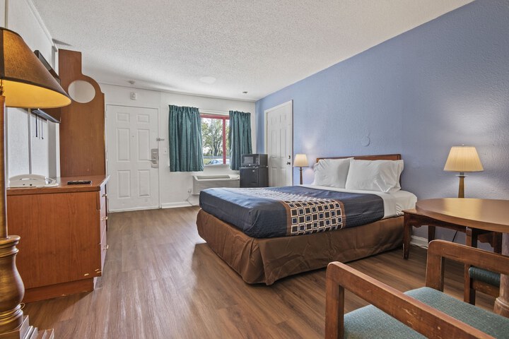 Economy Lodge