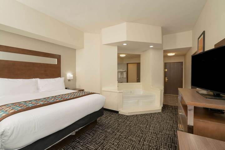 Room 13 of 25
