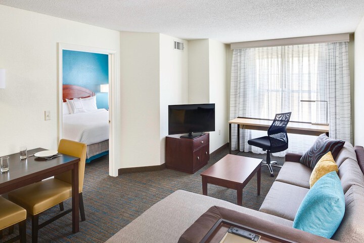 Room 18 of 28