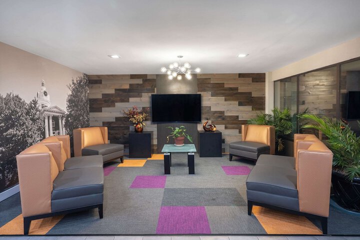 Hotel Interior 10 of 48