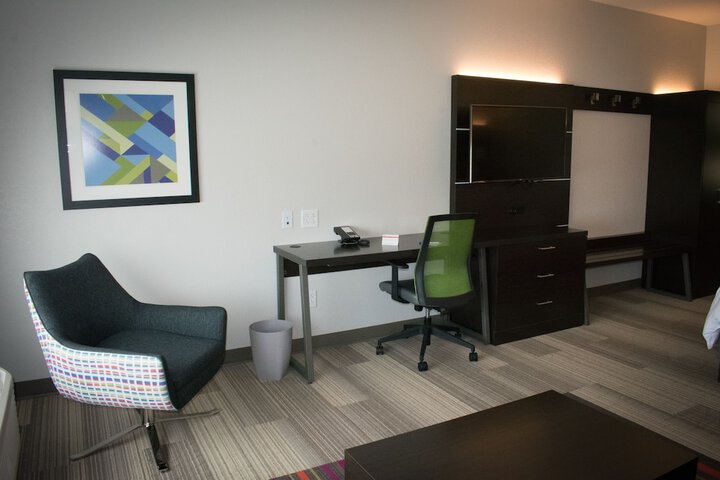 Room 7 of 38