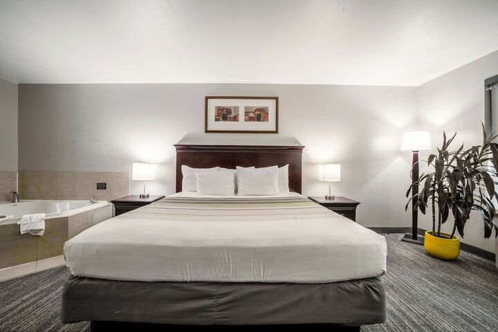 Room 32 of 104