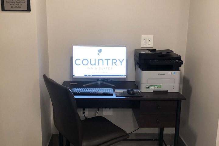Business Center 24 of 26
