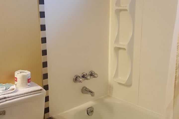 Room 13 of 27