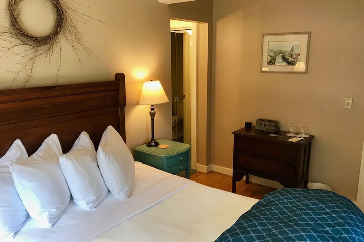 Room 28 of 124