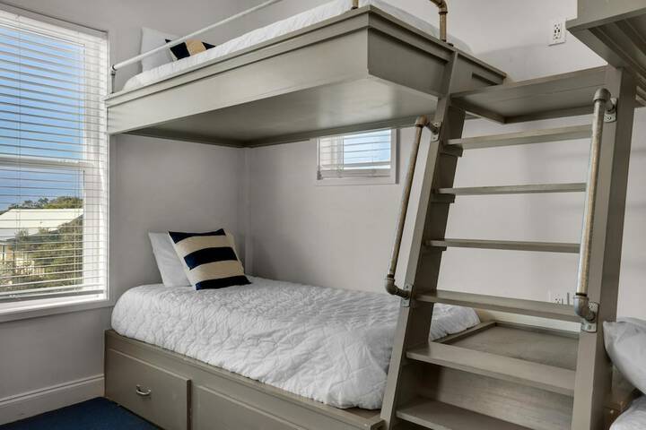 Room 116 of 176