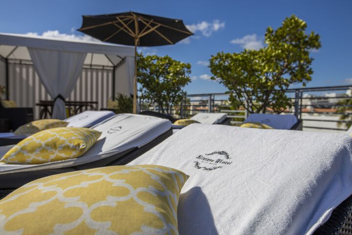 Sundeck 72 of 77