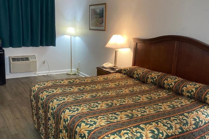 Room 12 of 15
