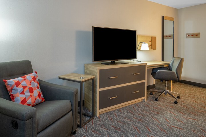 Room 16 of 25