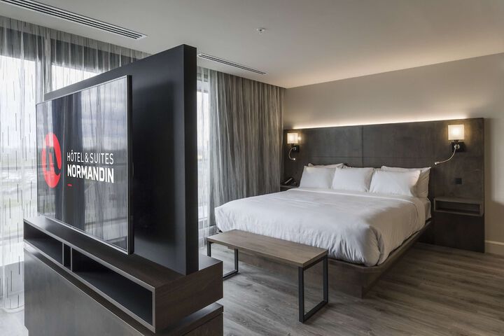 Room 42 of 107