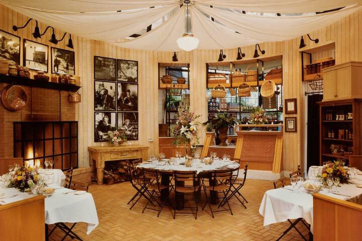 Dining 36 of 39
