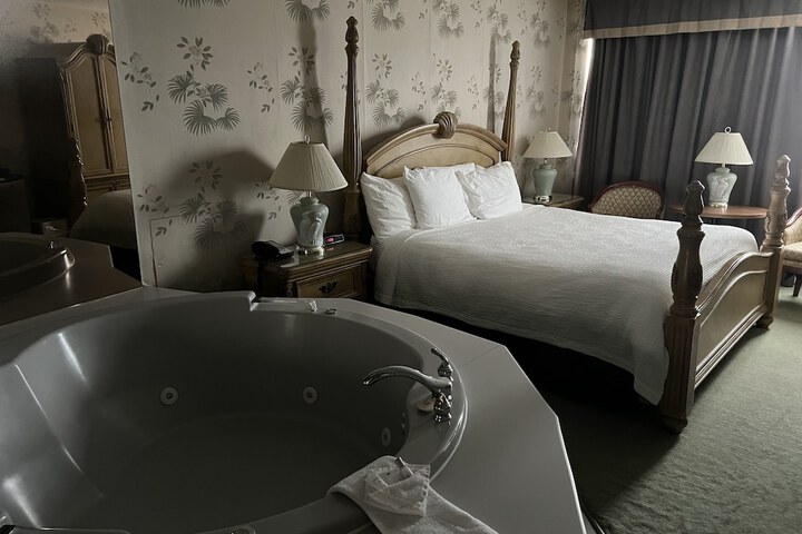 Room 7 of 53