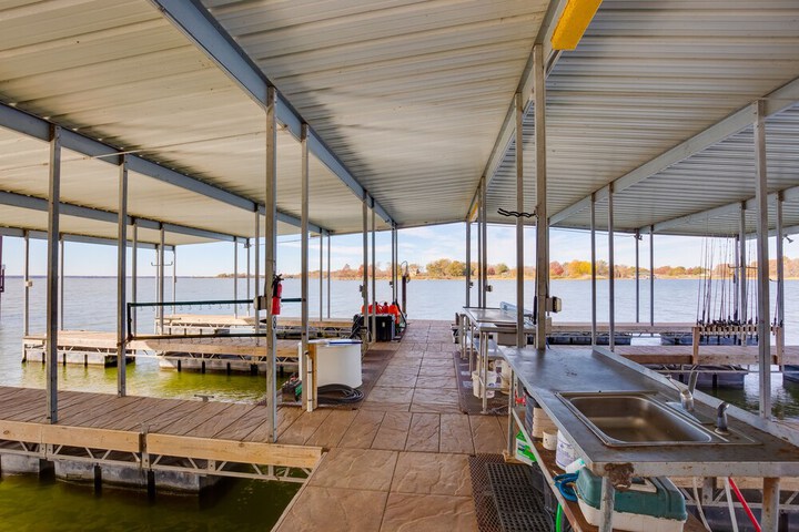 On-site Fishing Pier: Pet-friendly Kerens Cabin!