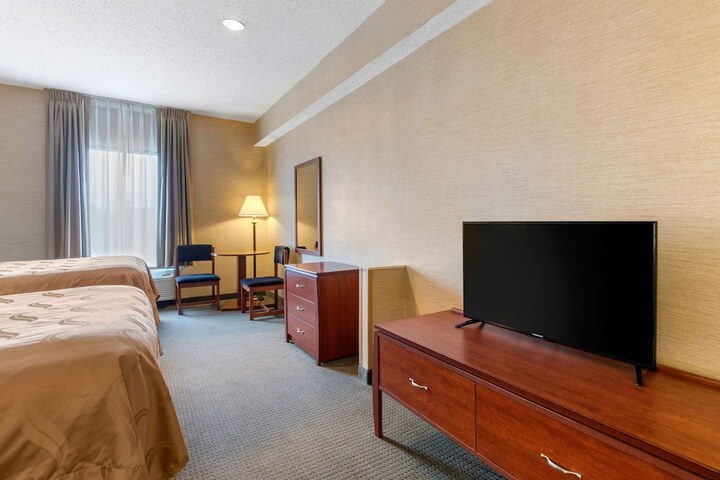 Room 30 of 38
