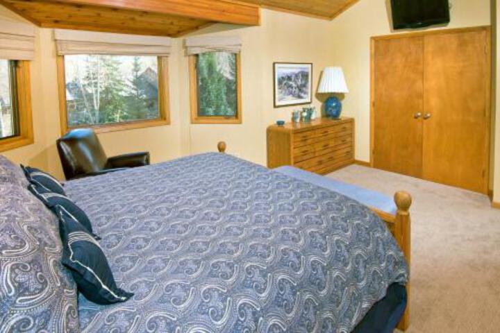 Spacious & Convenient Townhome #61 on the Golf Course