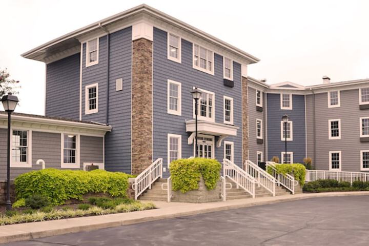 Comfort Suites Chincoteague Island Bayfront Resort
