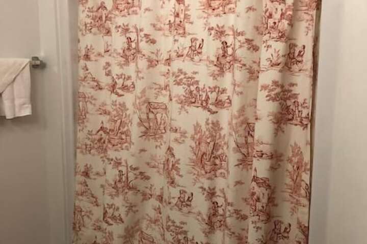 Room 37 of 77
