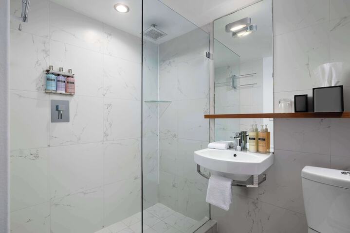 Nautilus Sonesta Miami Beach