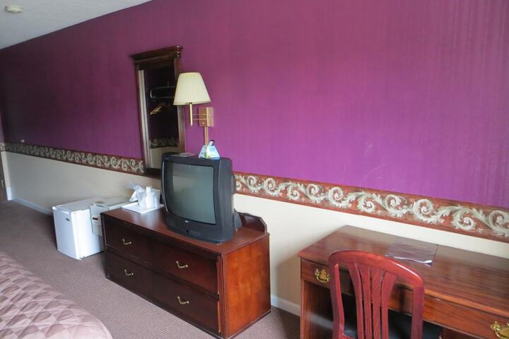 Room 35 of 48