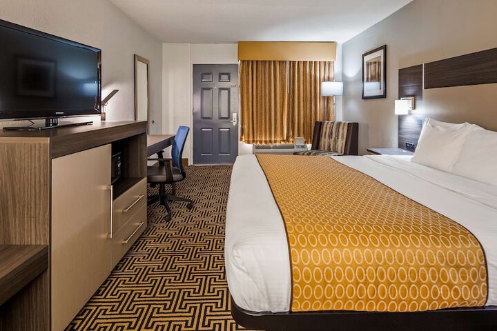 Room 21 of 27