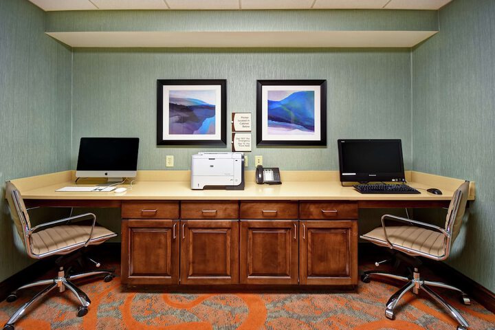 Business Center 71 of 73