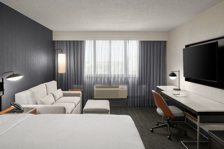 Room 26 of 44