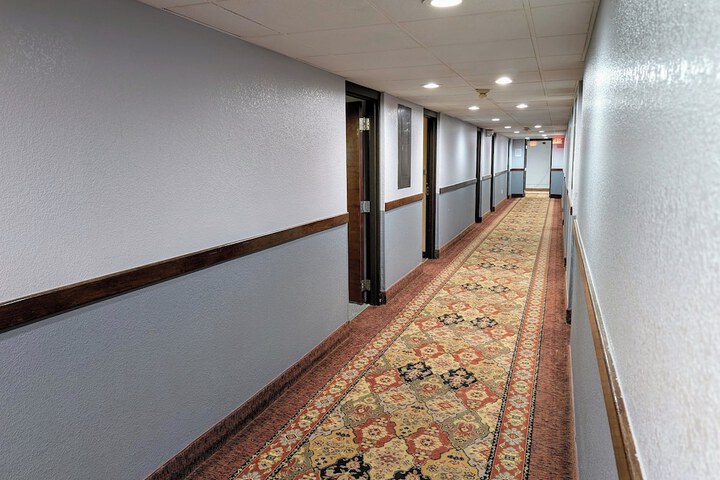 Ballroom/Hall 40 of 48