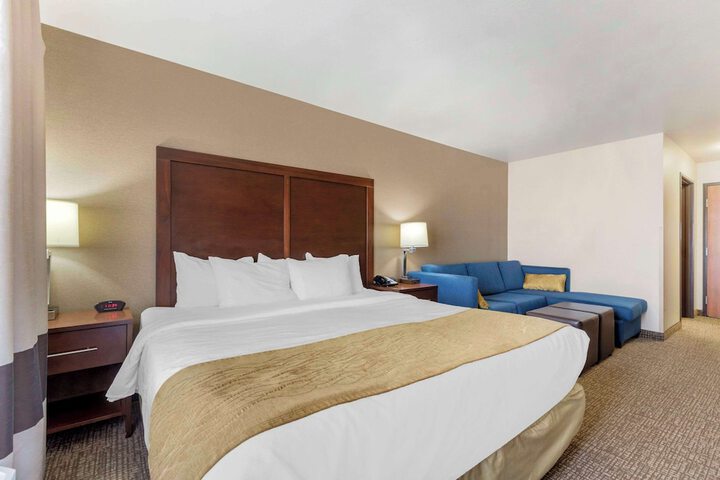 Comfort Inn & Suites Mitchell I-90
