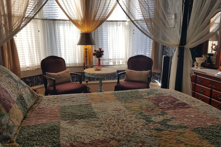 Room 15 of 28