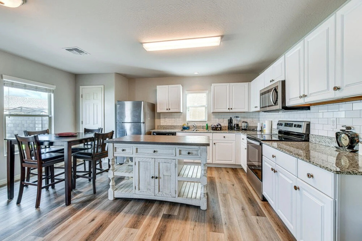 Pet-friendly Home w / Fenced Yard in Florence!
