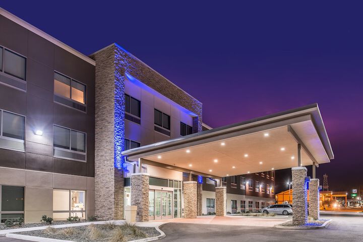 Holiday Inn Express & Suites Van Horn by IHG