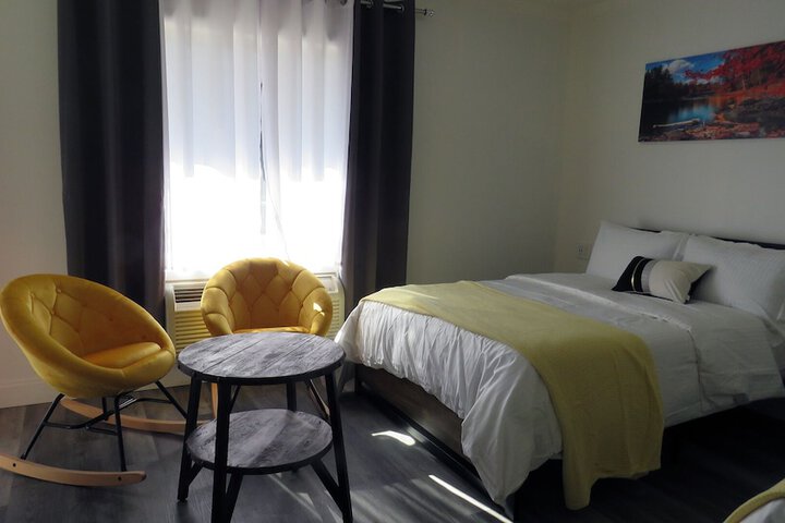 Room 34 of 103