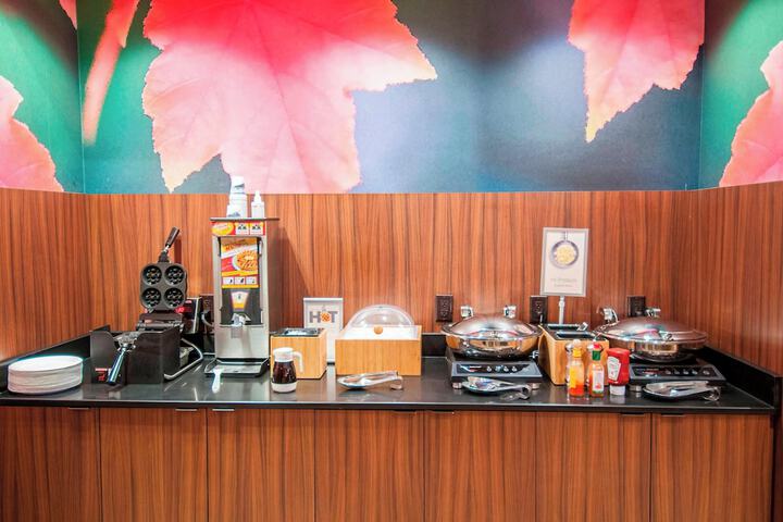Breakfast/Coffee Service 39 of 43