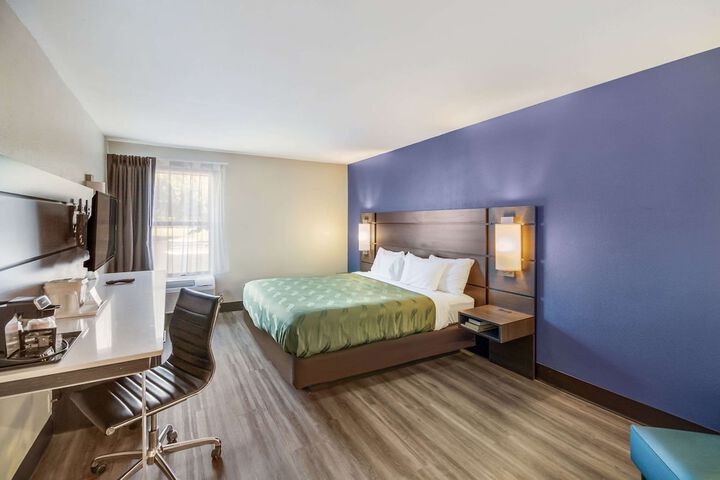 Room 12 of 33