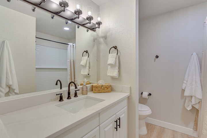 1 Mi to Dtwn: Condo w / Pool Access in Castle Rock