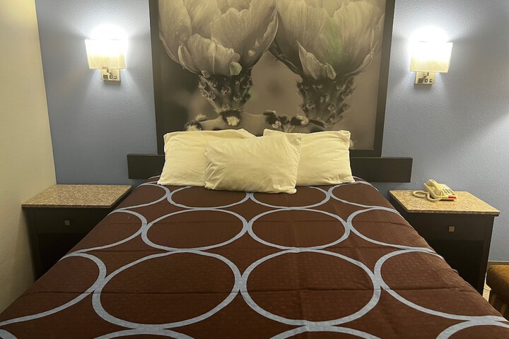 Room 8 of 29