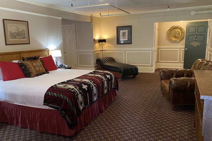 Room 47 of 62