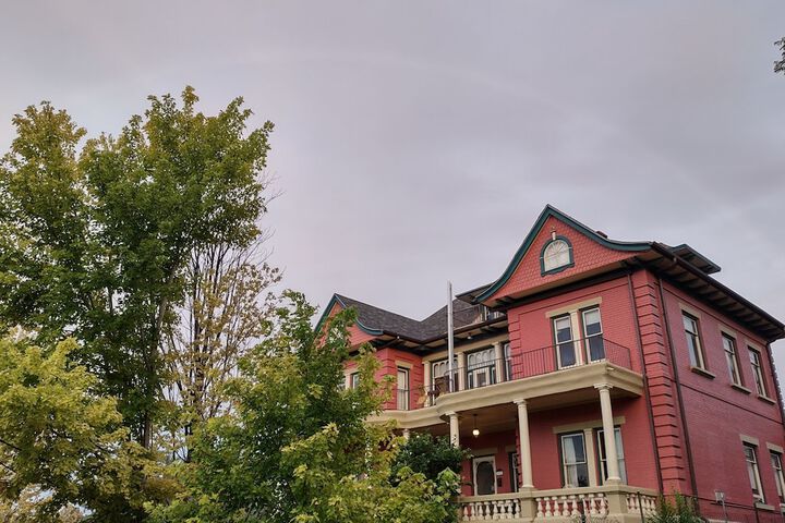 Hotel 4 of 51
