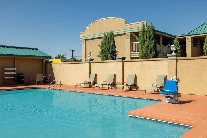 Pool 7 of 28