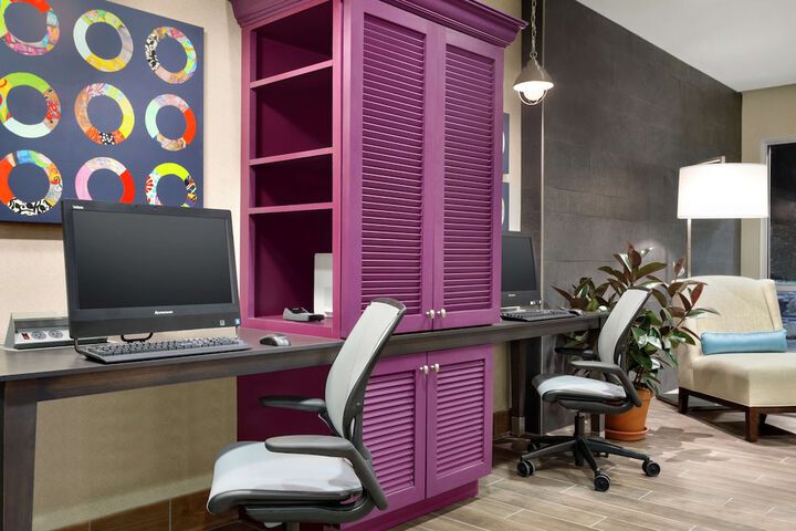 Business Center 24 of 27