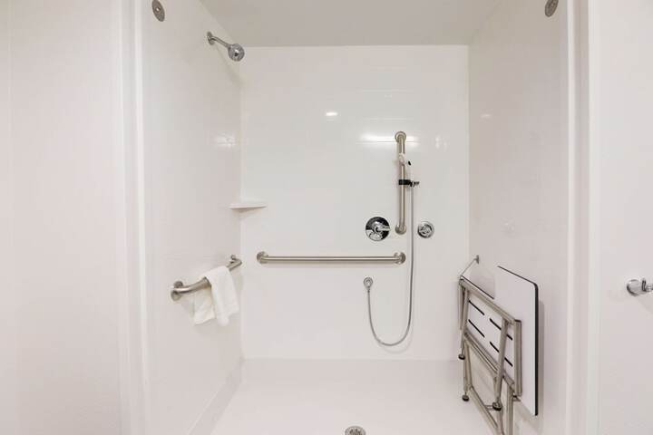 Room 21 of 65