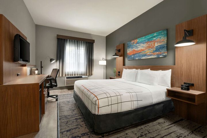 Room 18 of 31