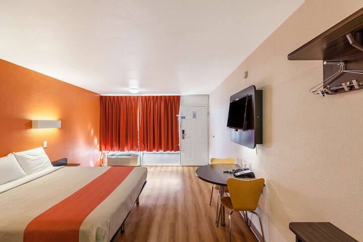 Room 28 of 30