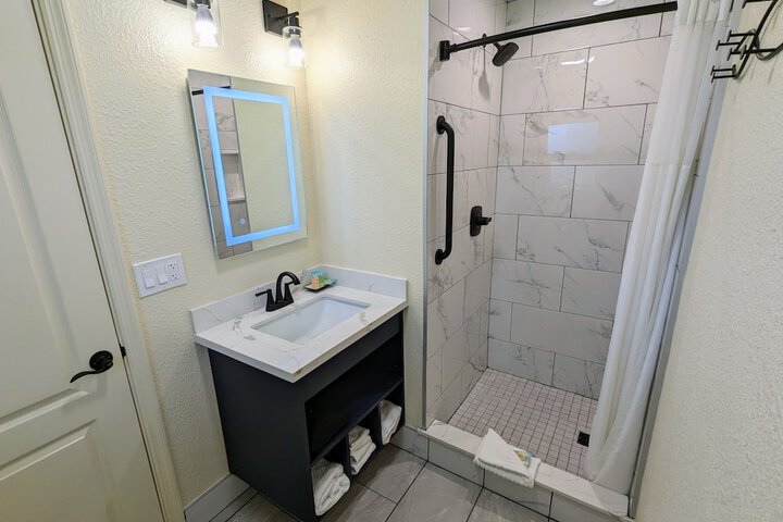Room 20 of 32